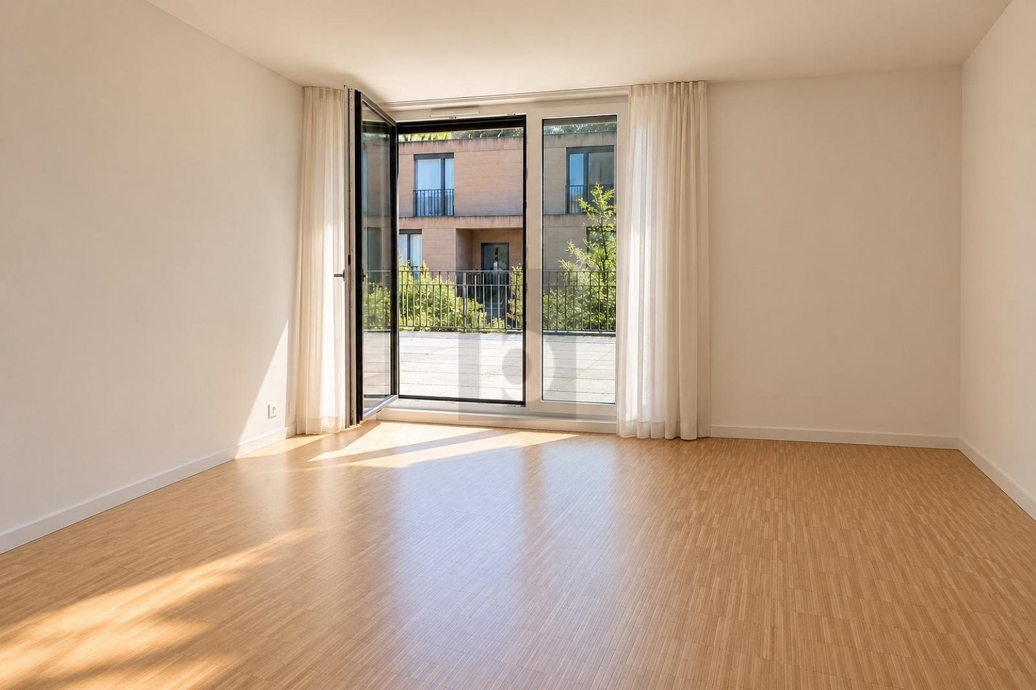 102m² office