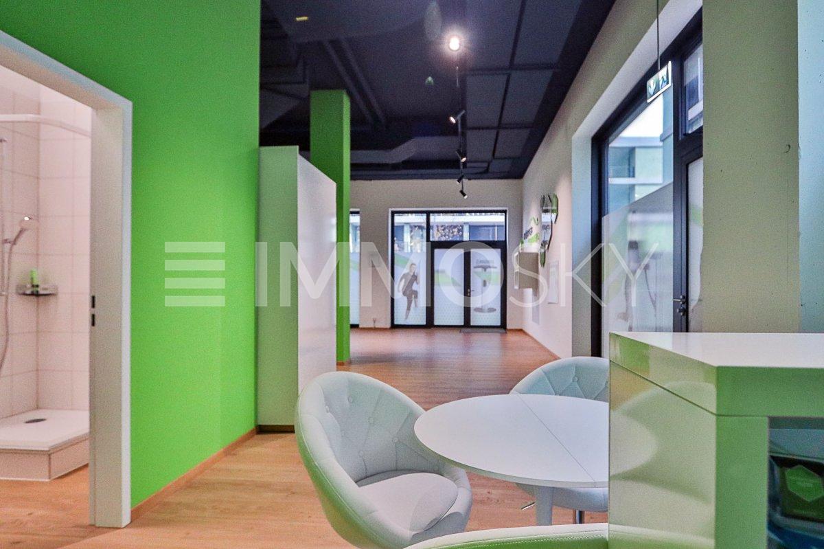 84m² shop, photo 1 of 7