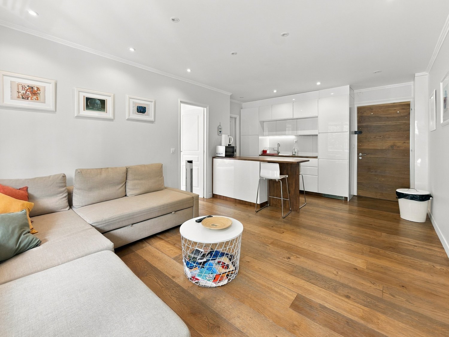 3 rooms apartment, photo 1 of 10