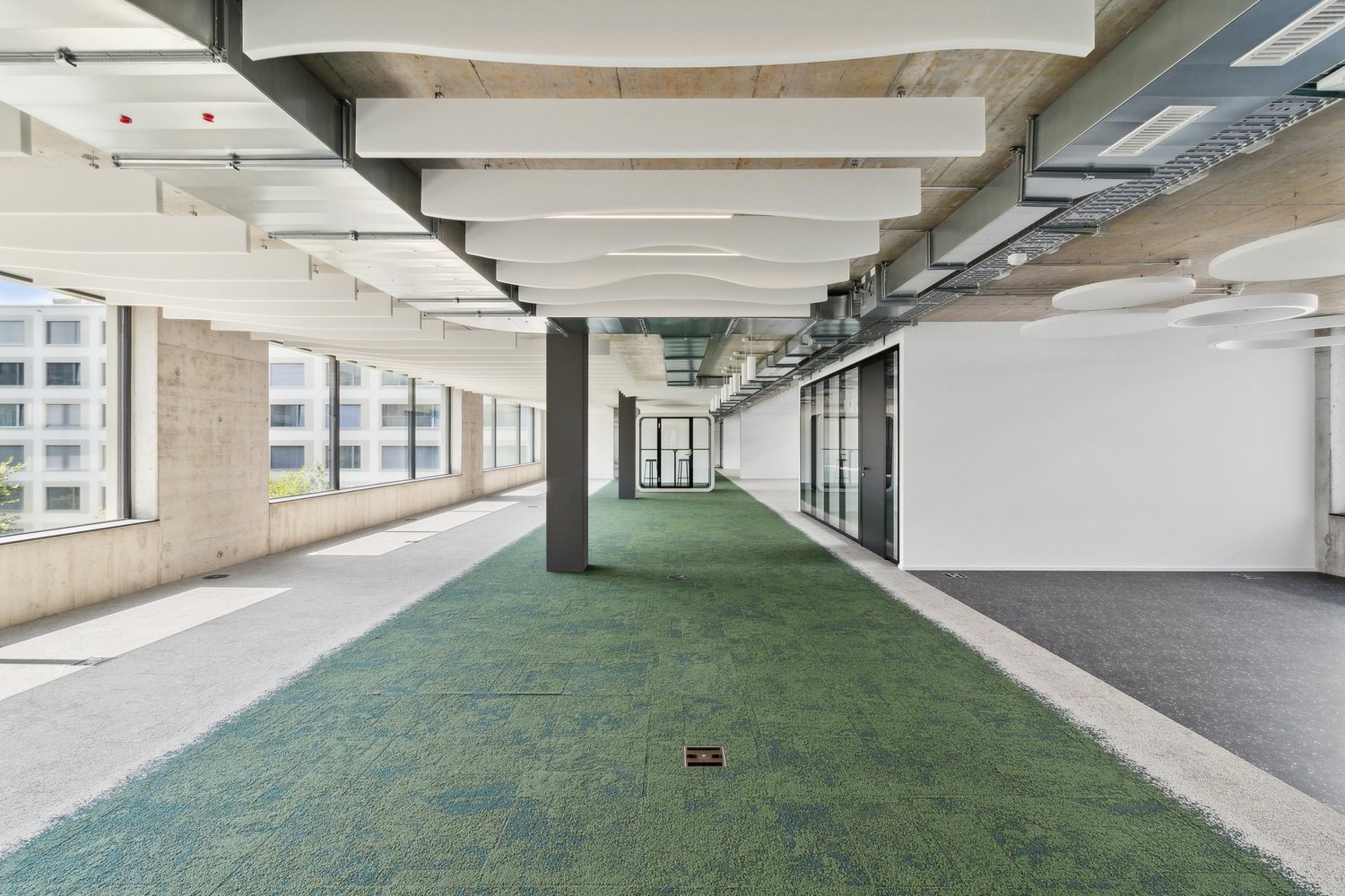 204m² office, photo 4 of 10
