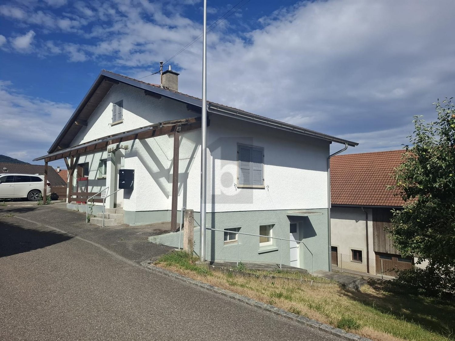 8 rooms duplex house, photo 2 of 4