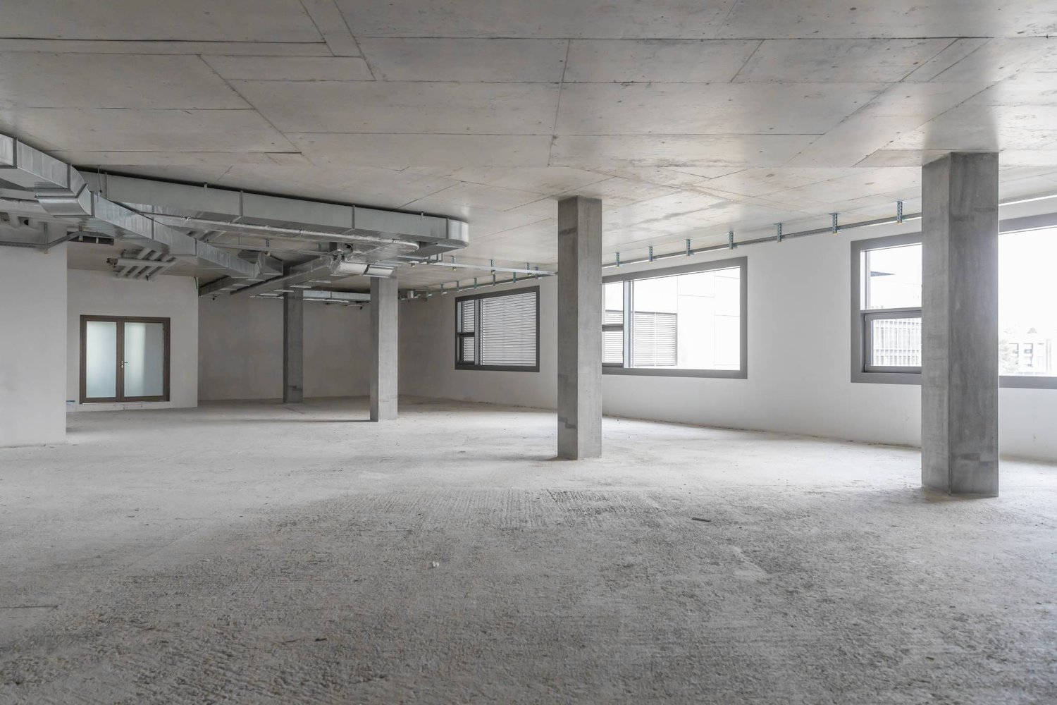 300m² office, photo 1 of 10
