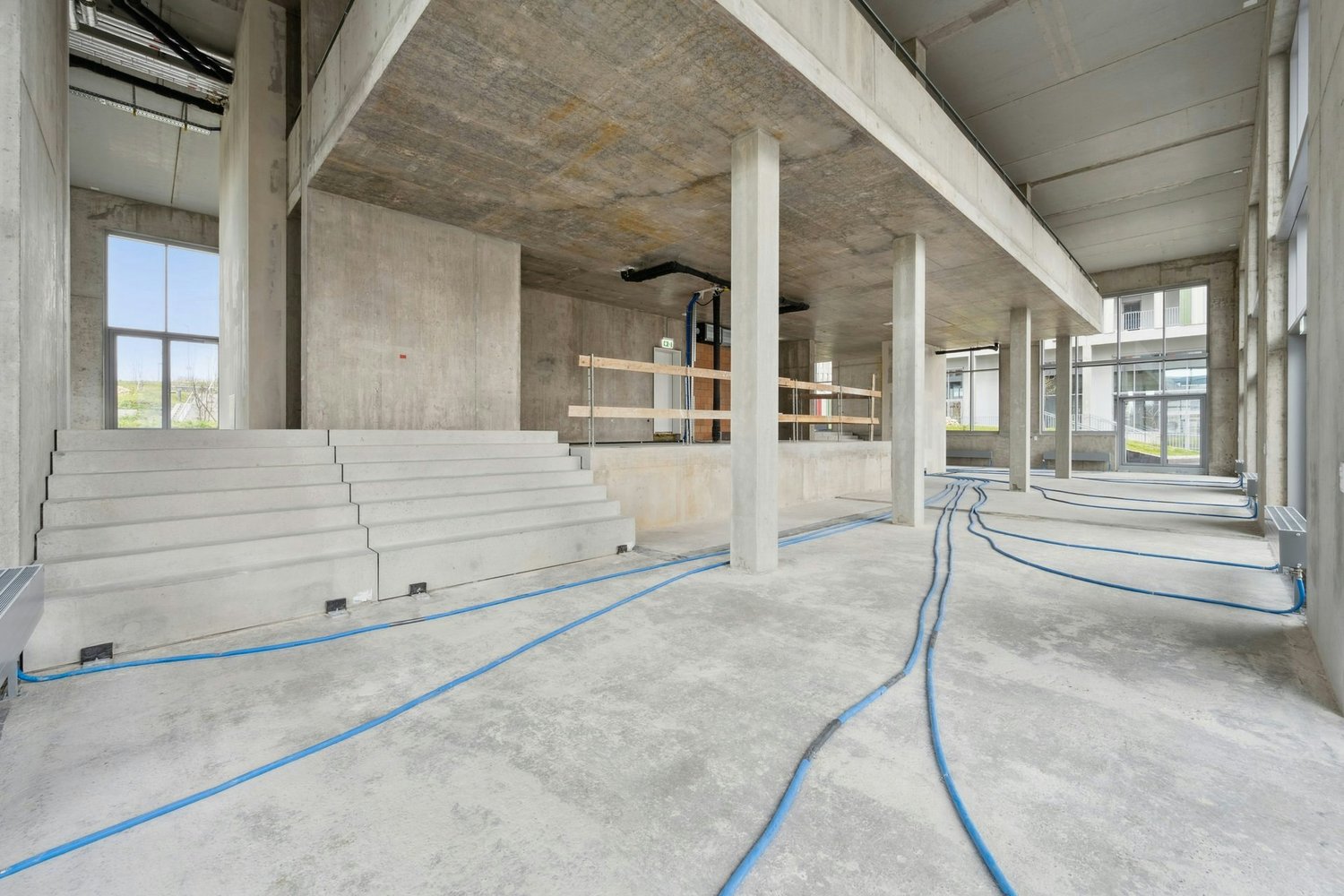 590m² commercial, photo 2 of 10