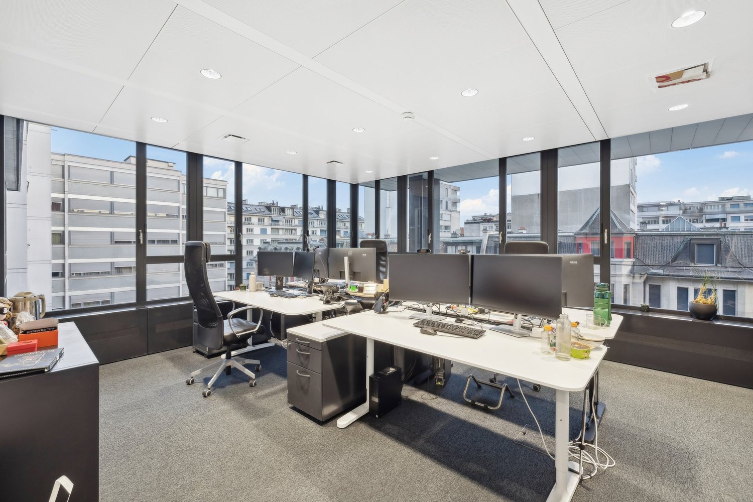 310m² office, photo 3 of 7