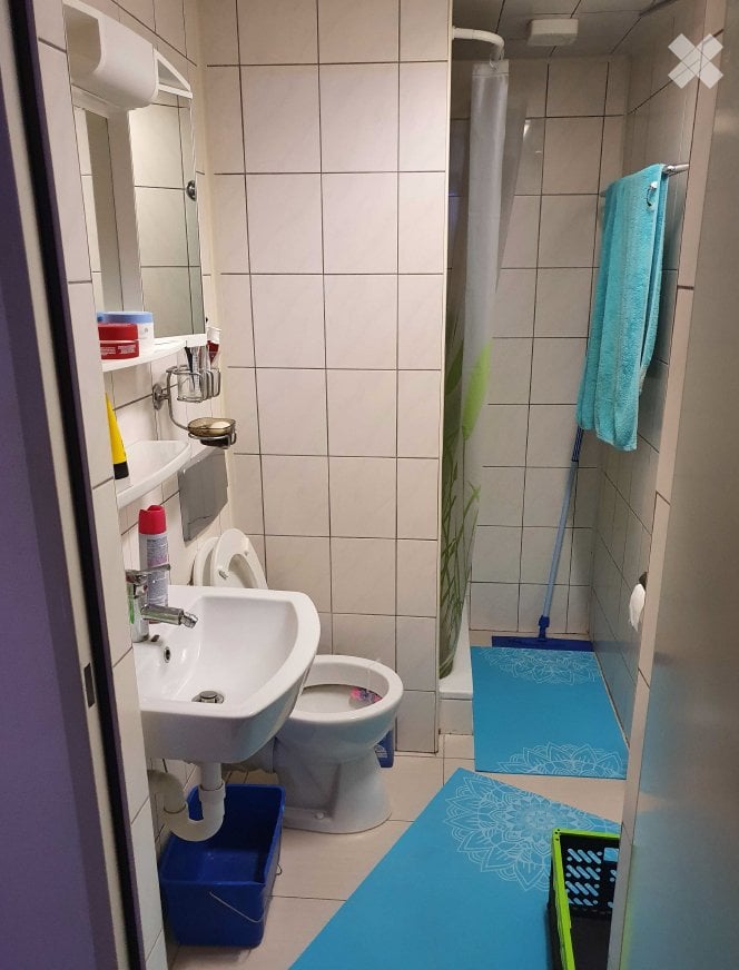 1 room single room