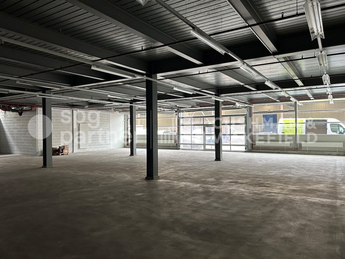 305m² storage room, photo 6 of 10