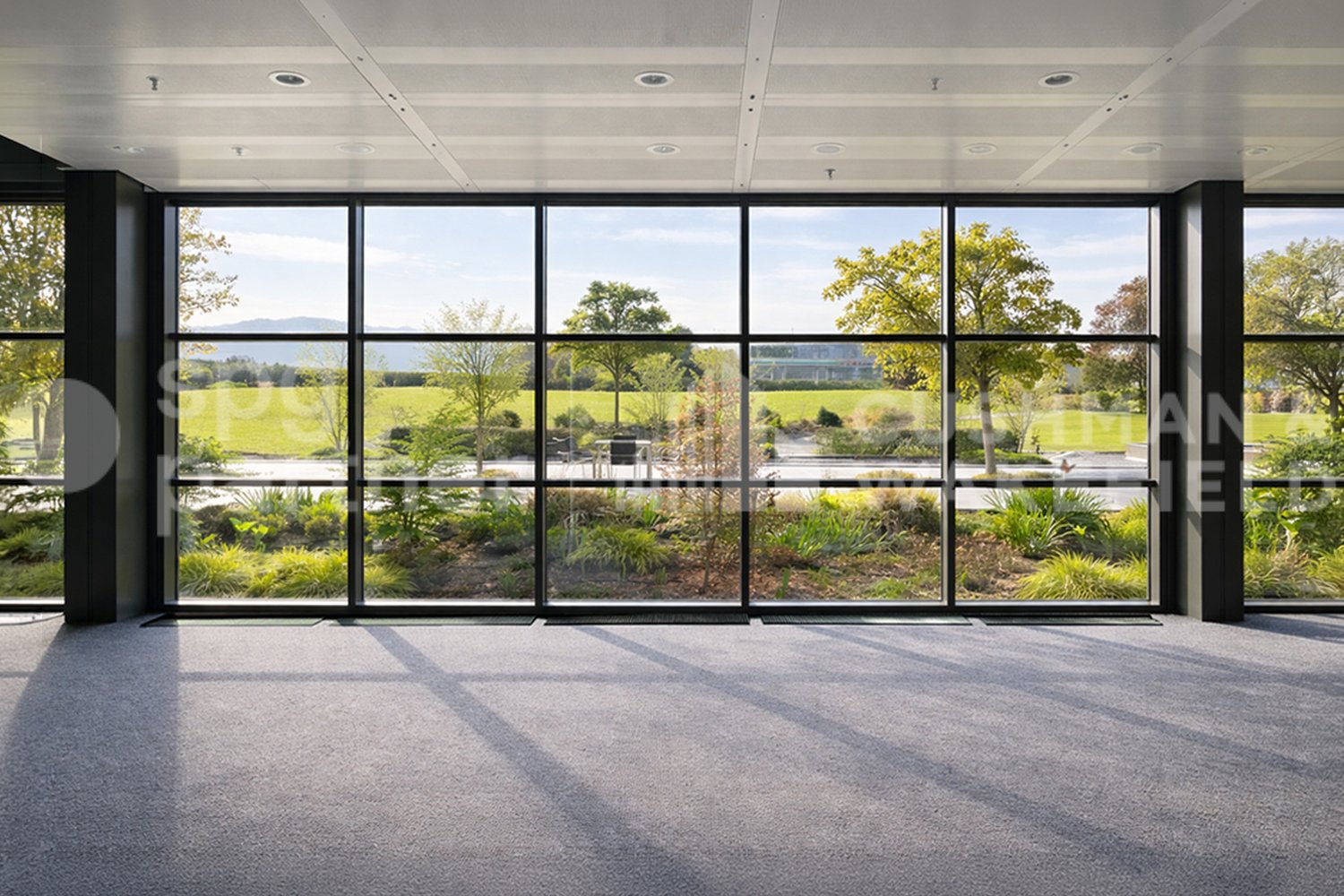 300m² office