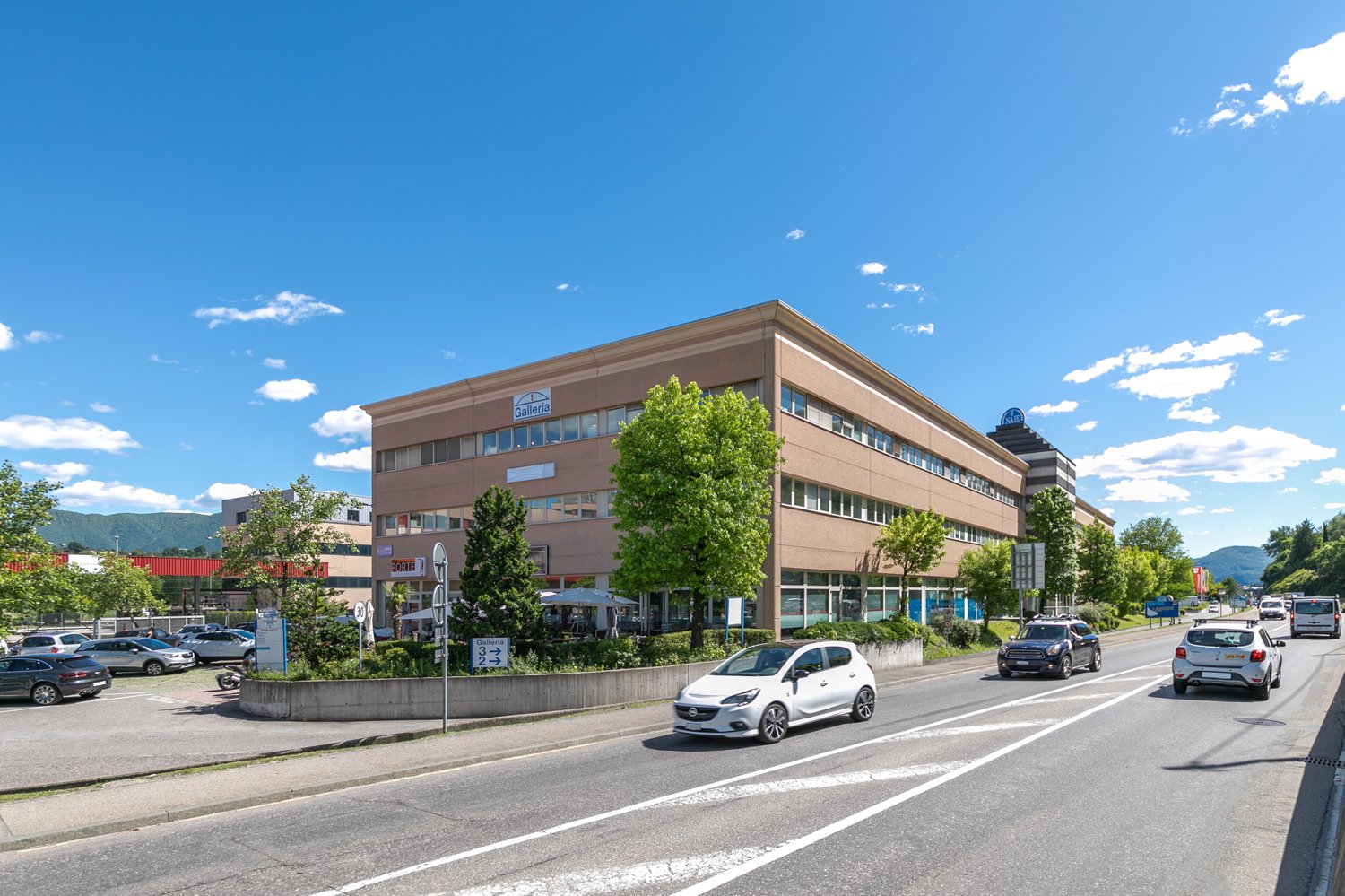 1115m² industrial object