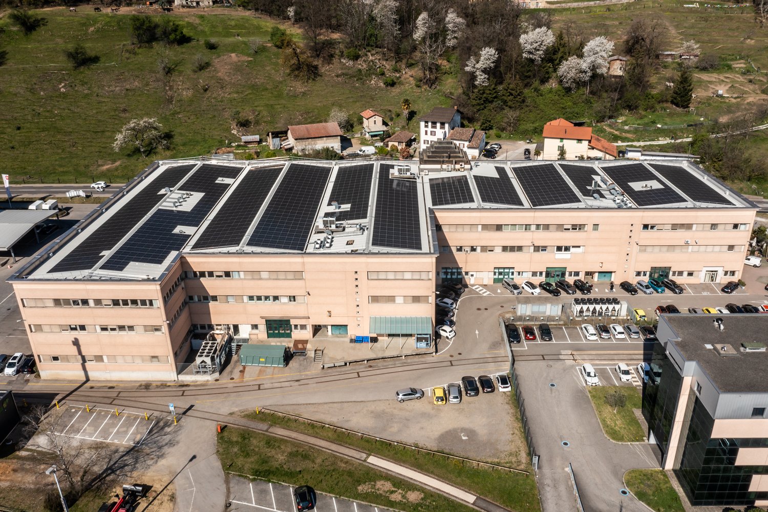 1115m² industrial object