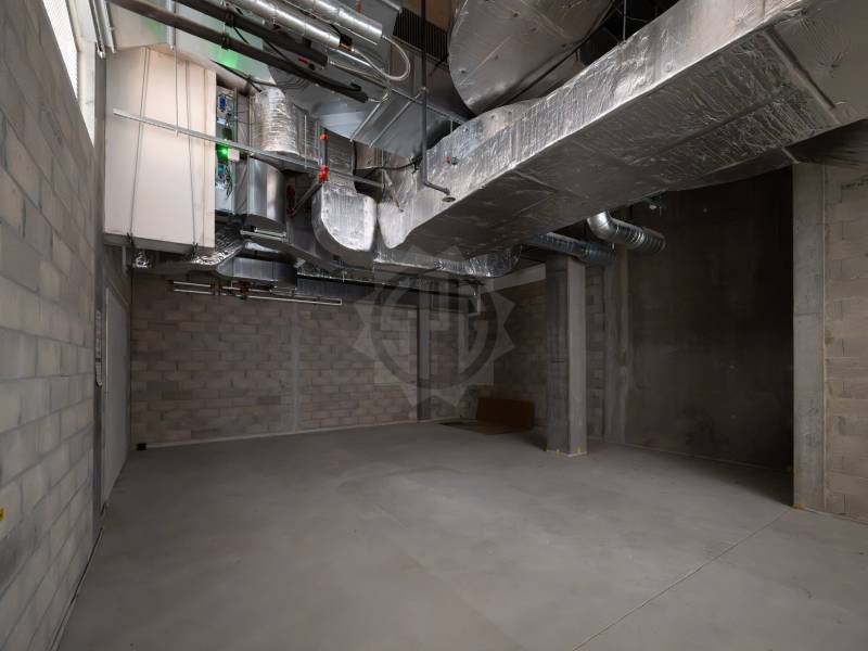 21m² retail space, photo 1 of 4