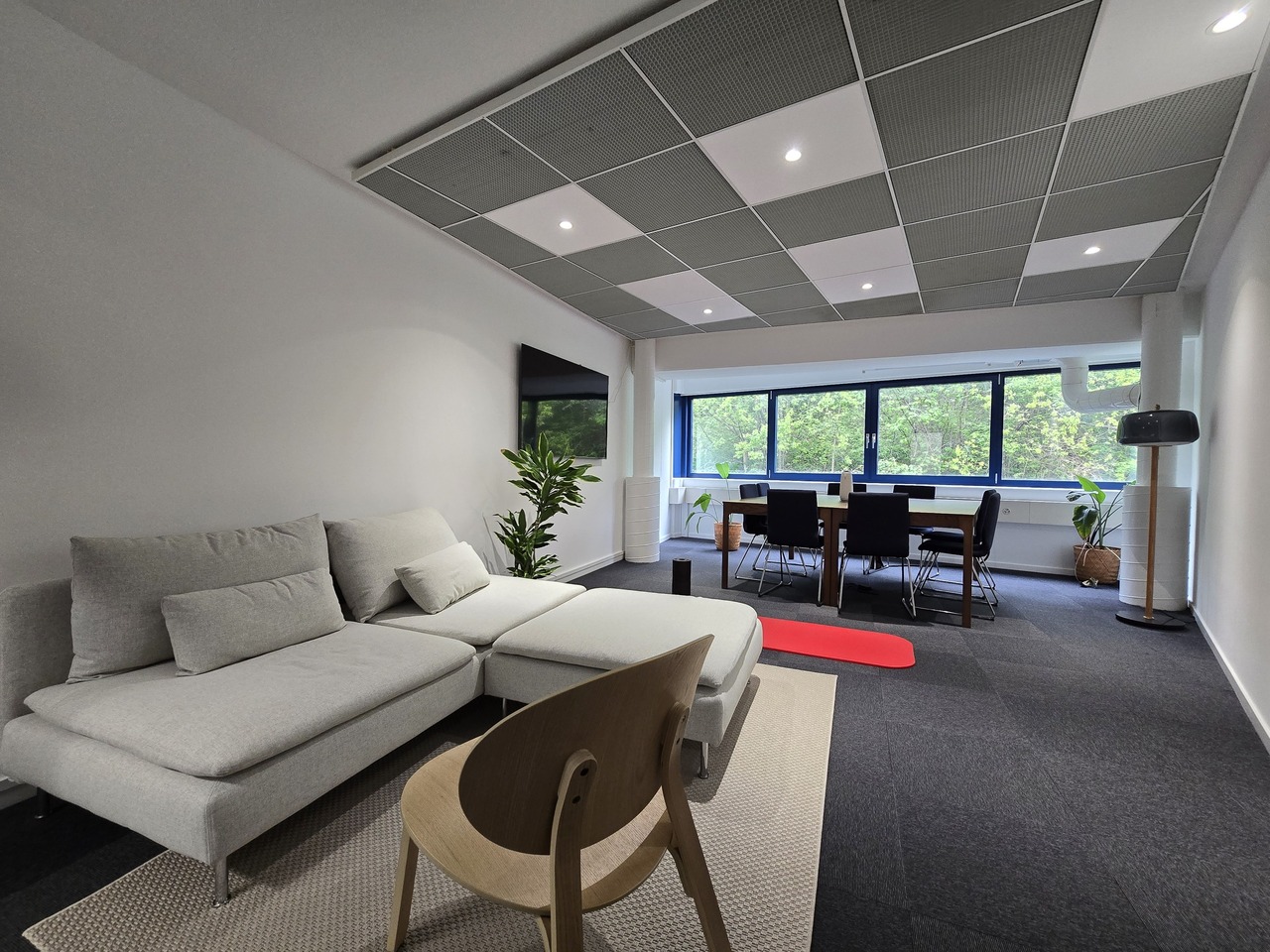 190 m² Büro","description":"Gelegen an der **Trabandan 28 in Lausanne**, bietet dieses **190 m² große Plug-and-Play-Büro** einen modernen, funktionalen und voll ausgestatteten Arbeitsplatz. Ideal für ein Unternehmen, das sich schnell in einem angenehmen professionellen Umfeld niederlassen möchte, um, Foto 9 von 10