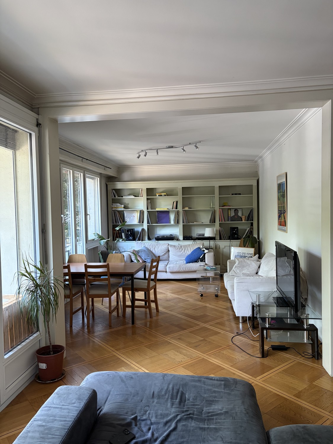 6 rooms apartment, photo 1 of 9