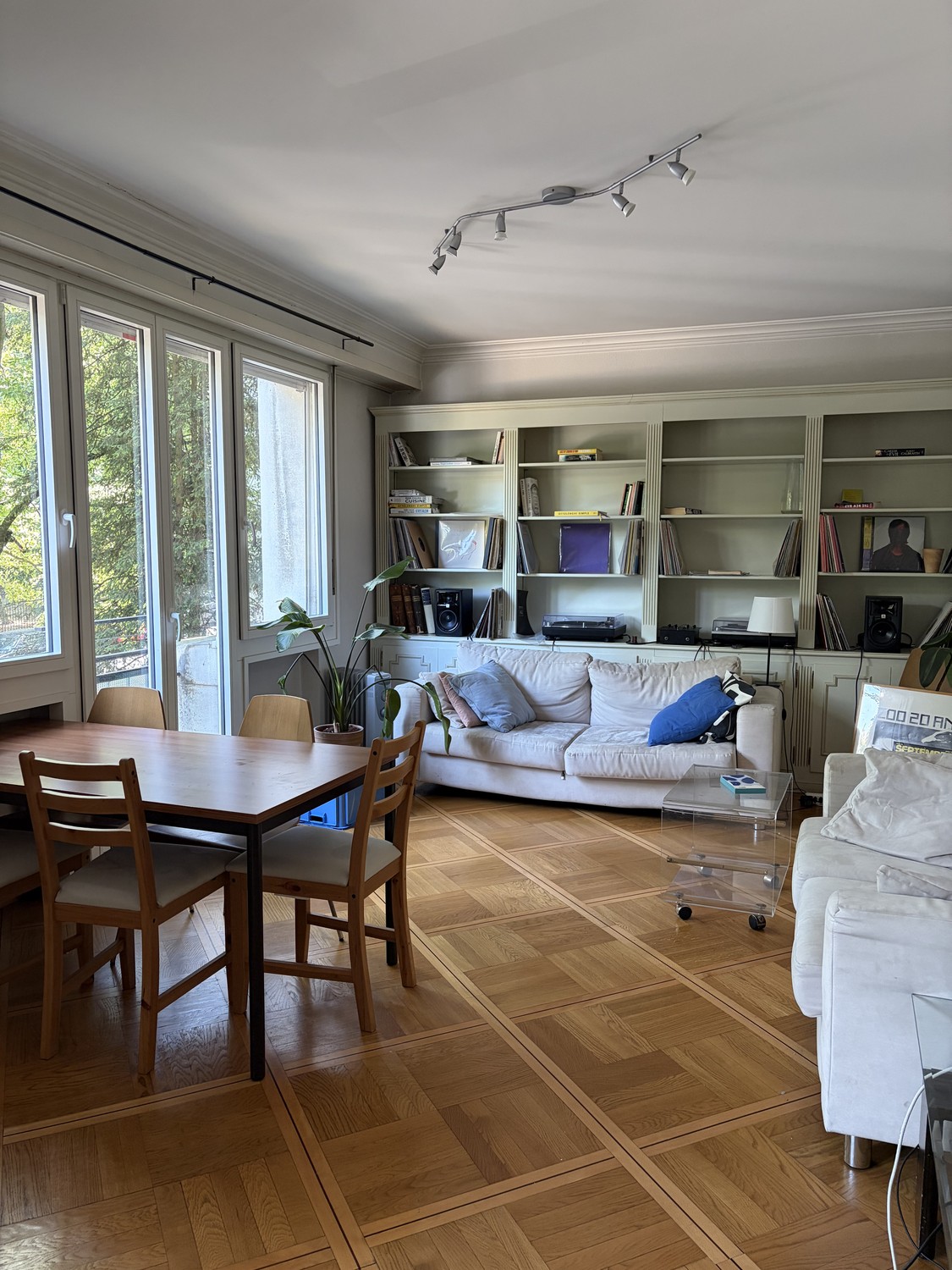 6 rooms apartment, photo 2 of 9