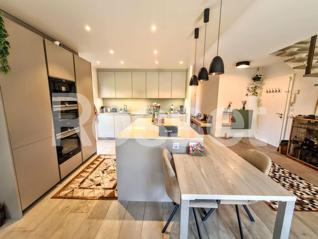6 rooms apartment