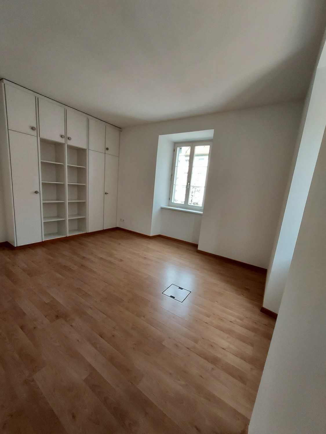 Office, photo 7 of 10