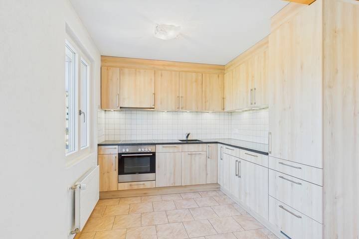 Multi family house, photo 2 of 9