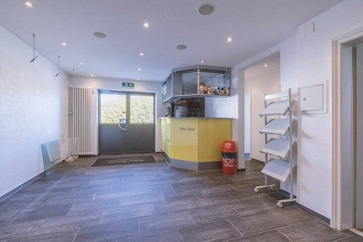 Multi family house, photo 3 of 9