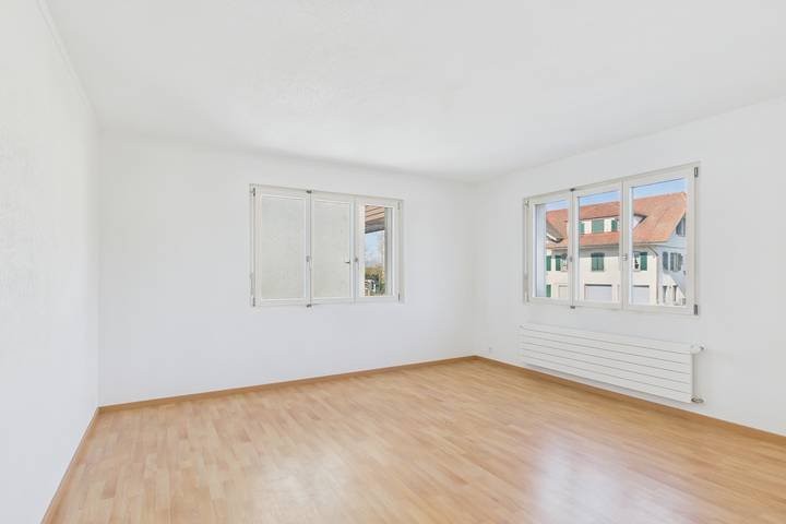 Multi family house, photo 7 of 9