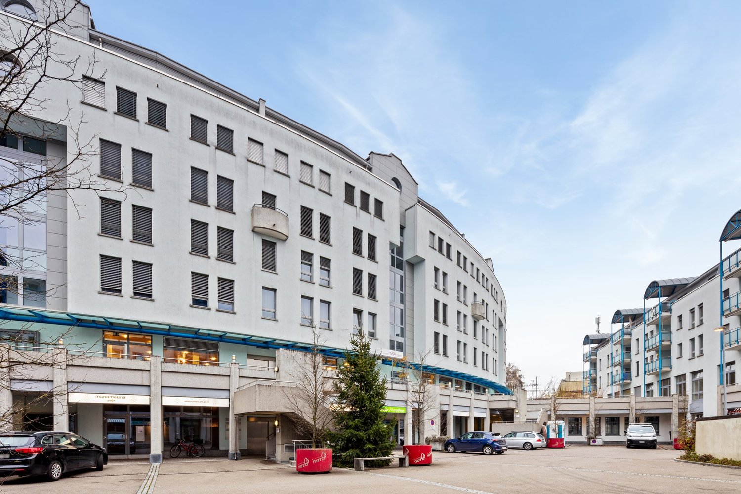 112m² office