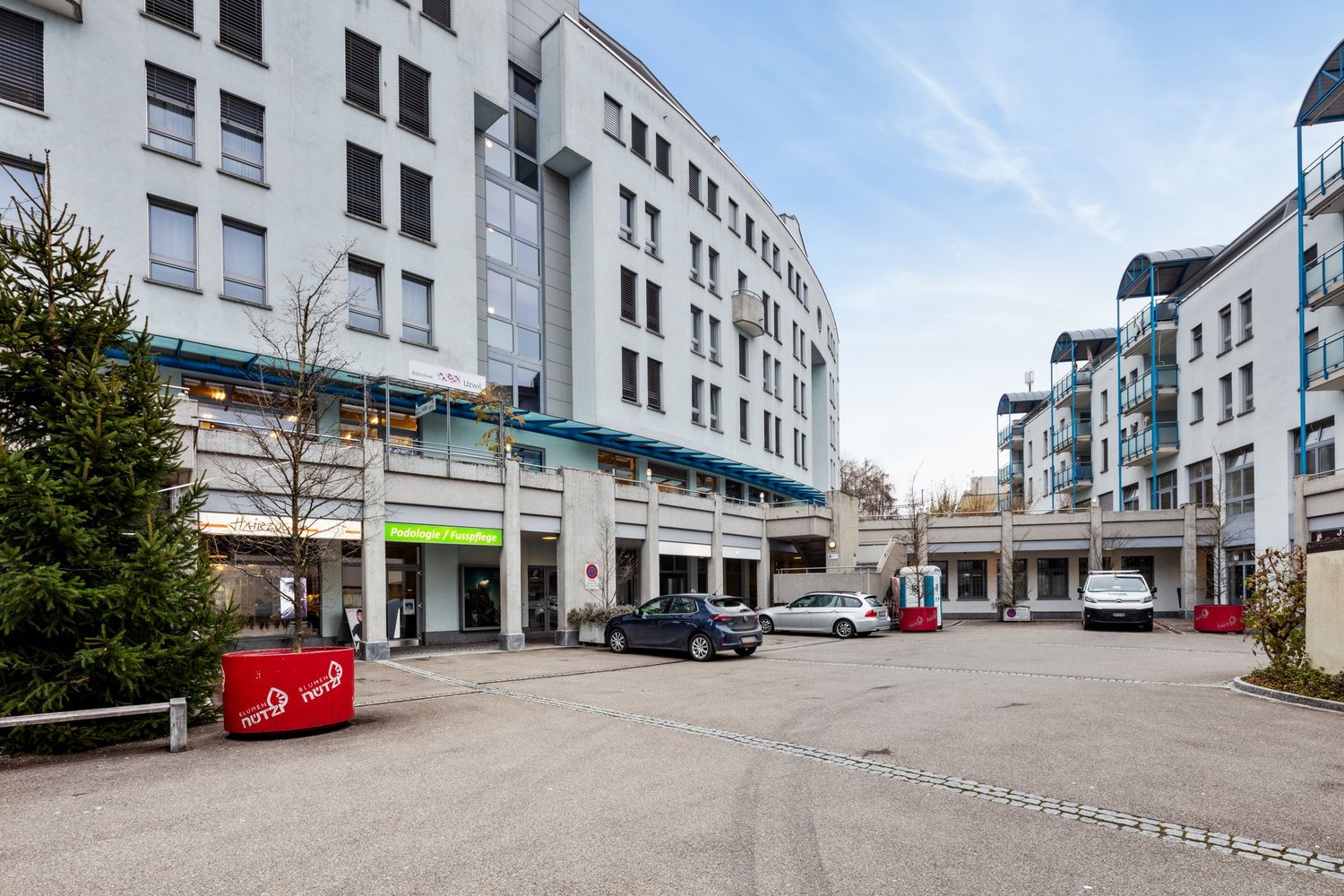 112m² office
