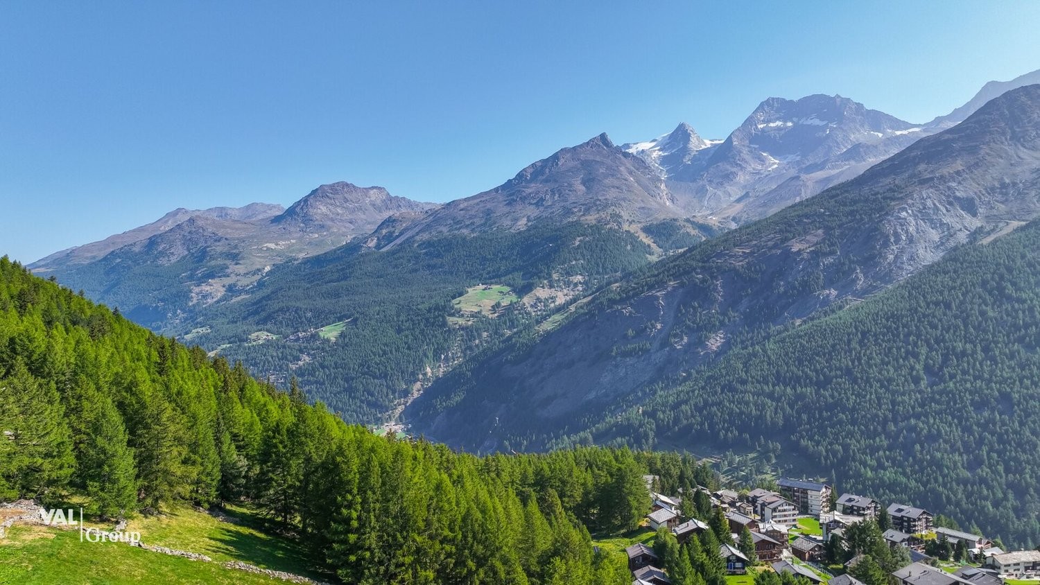 735m² building land