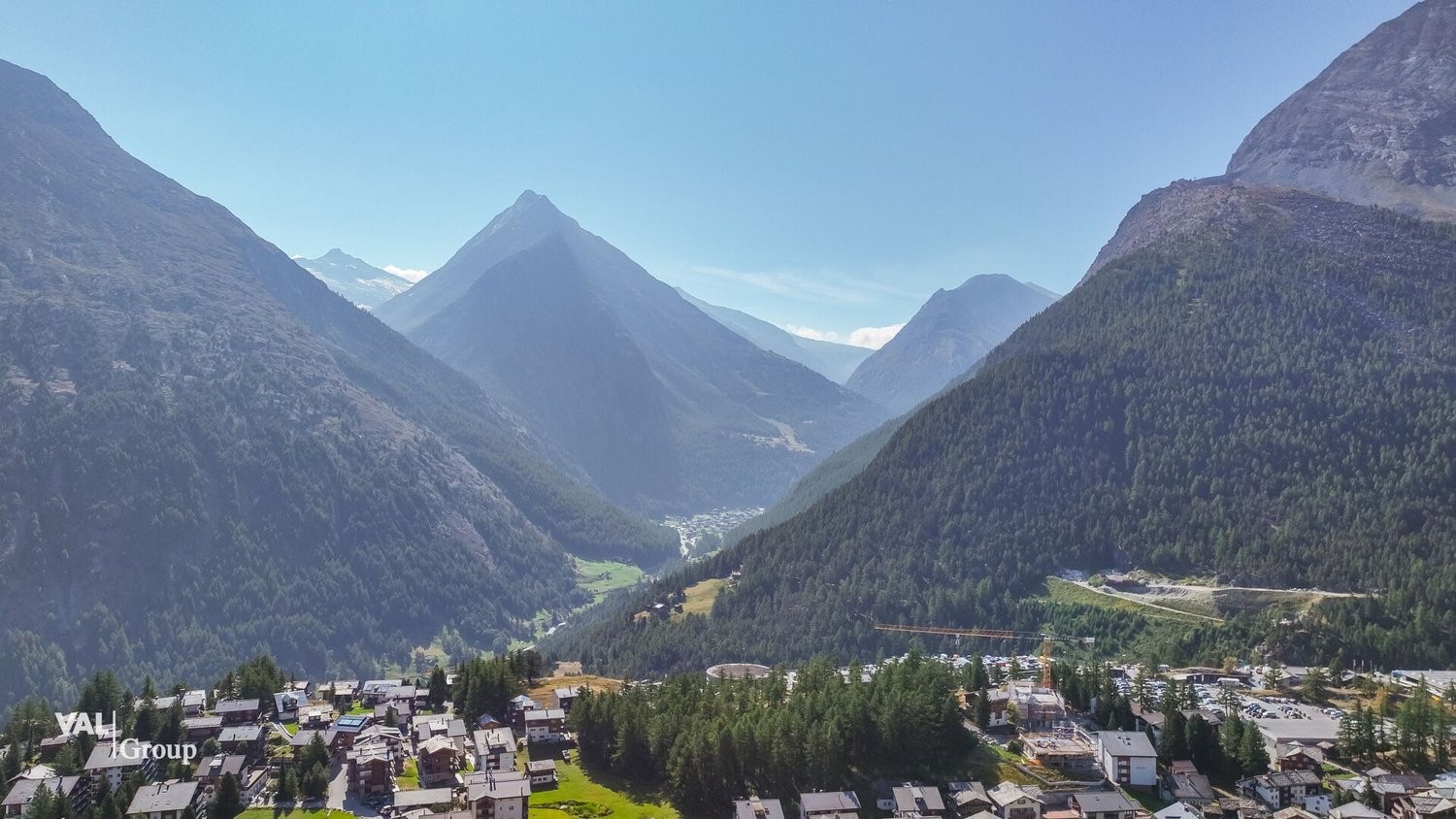 735m² building land