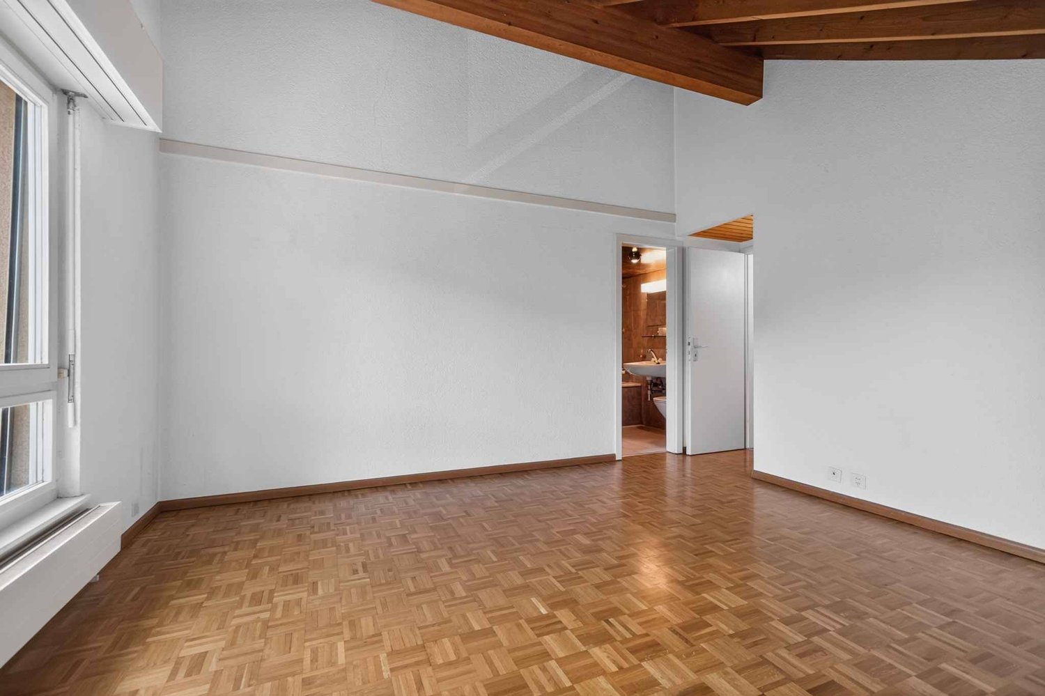 5 rooms apartment, photo 6 of 10
