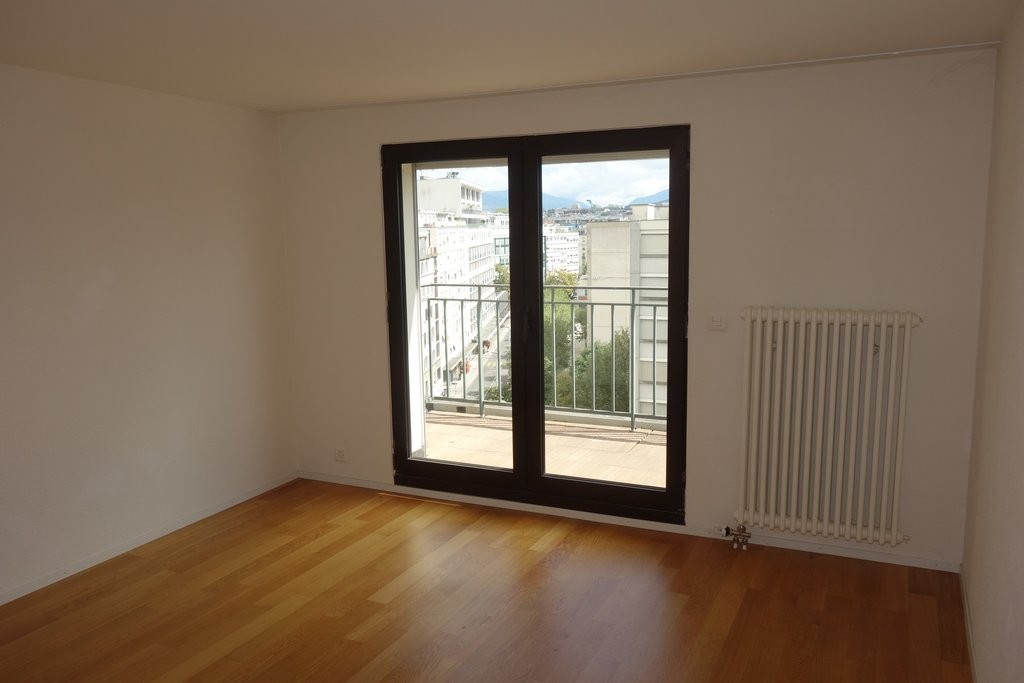 4 rooms apartment, photo 9 of 10