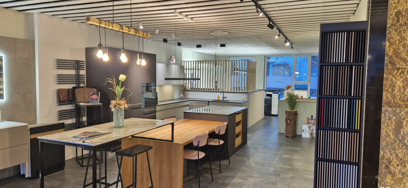 80m² office