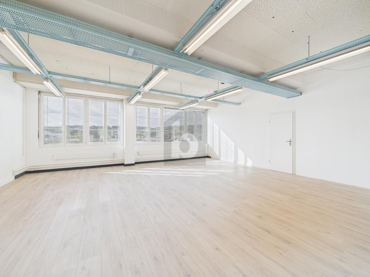 250m² office, photo 2 of 4