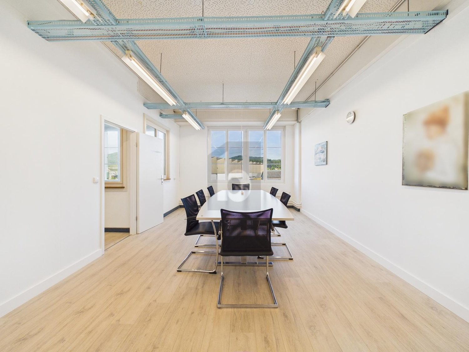 250m² office, photo 1 of 4