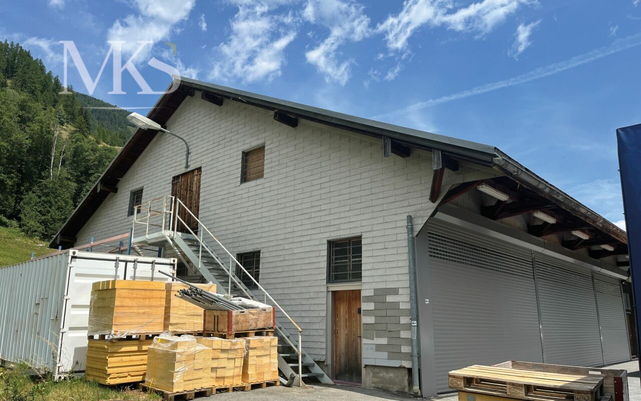 28m² storage room