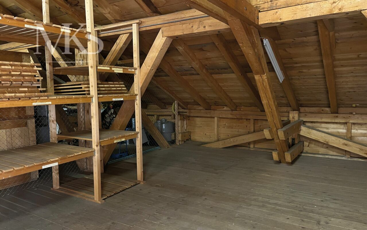 28m² storage room