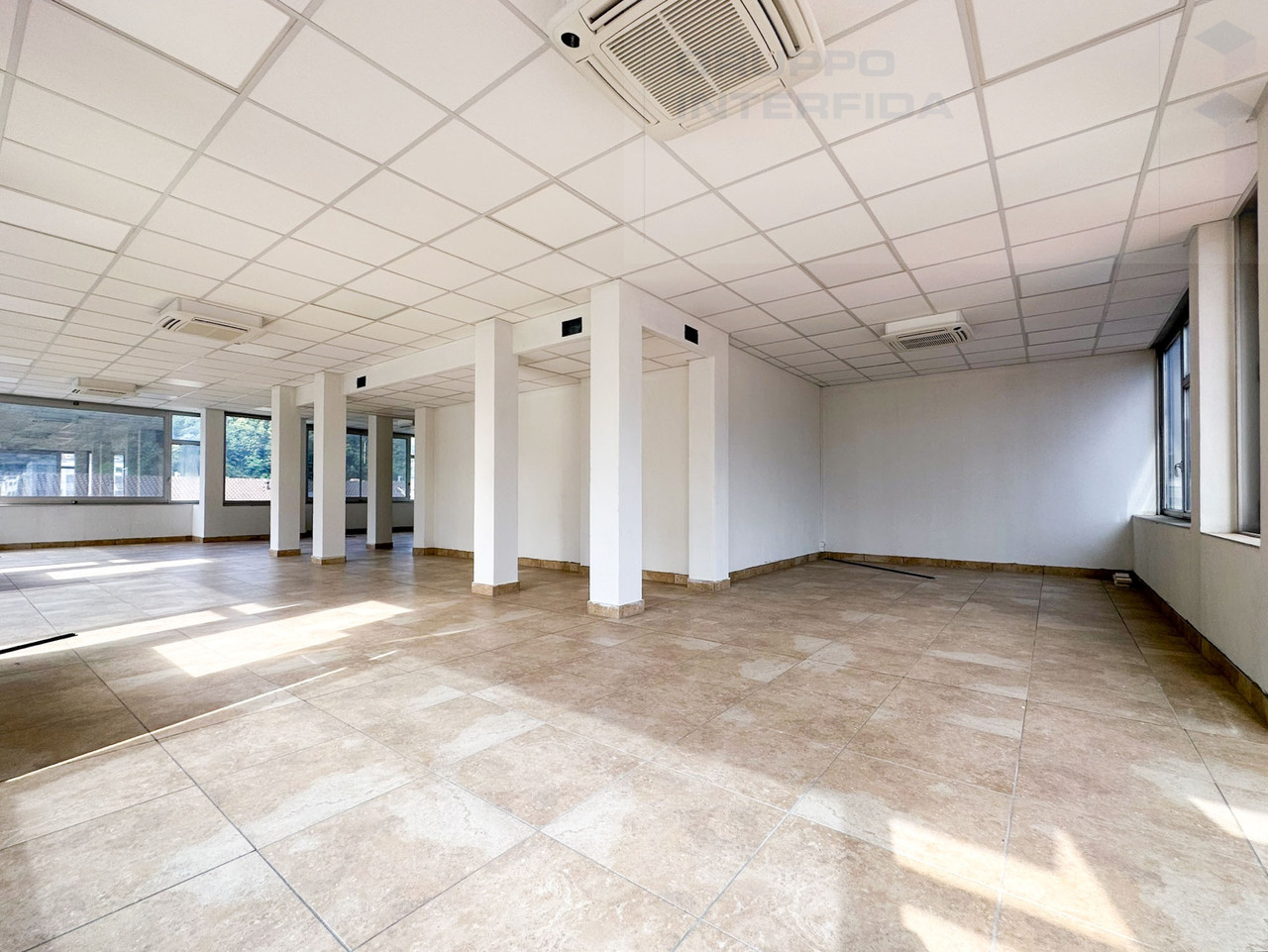 140m² office, photo 5 of 8