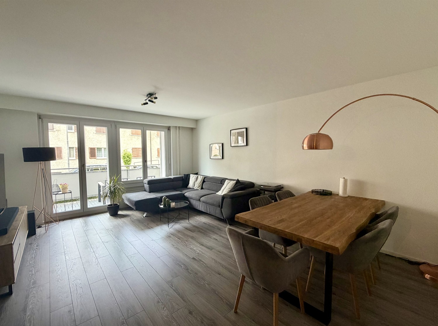 3 rooms apartment, photo 1 of 8