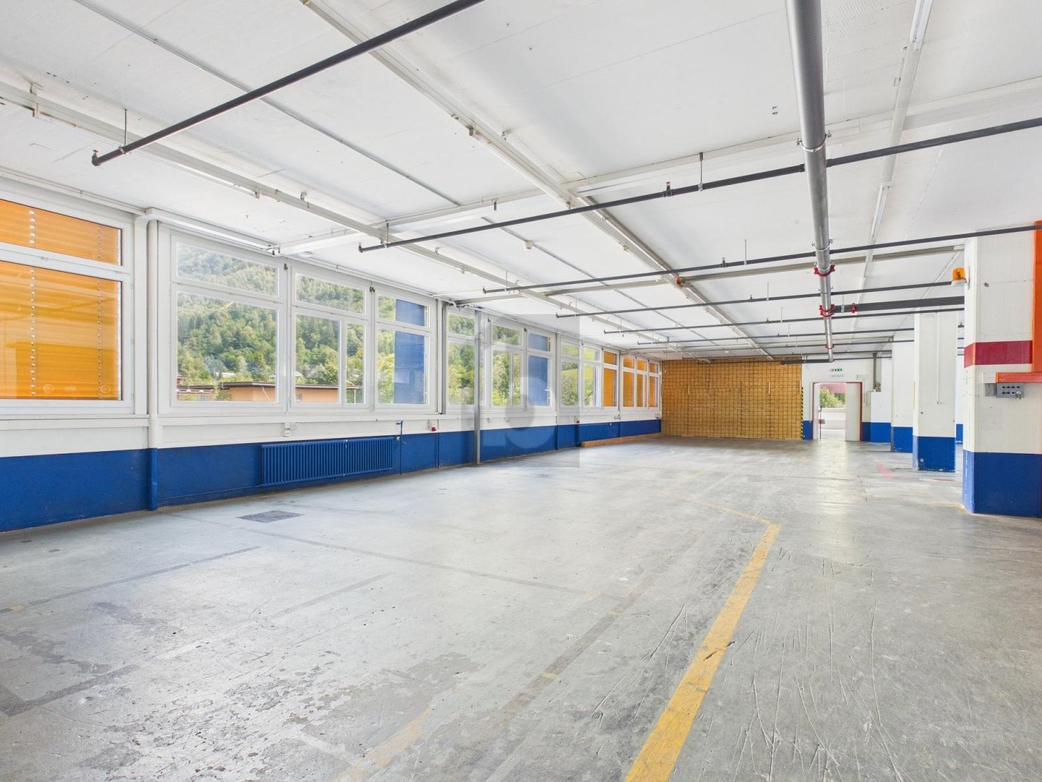 545m² storage room, photo 2 of 4