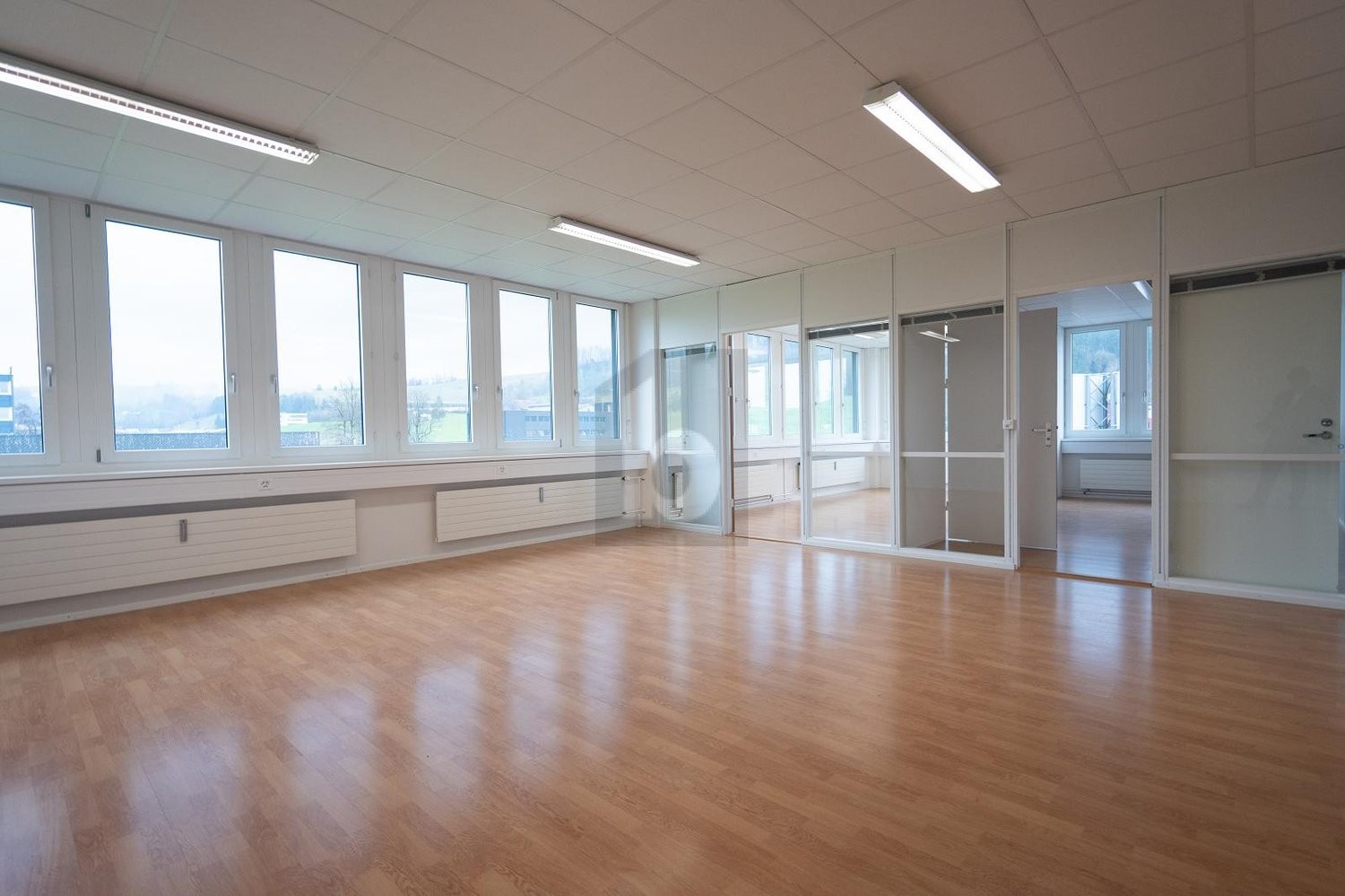 347m² office, photo 2 of 4