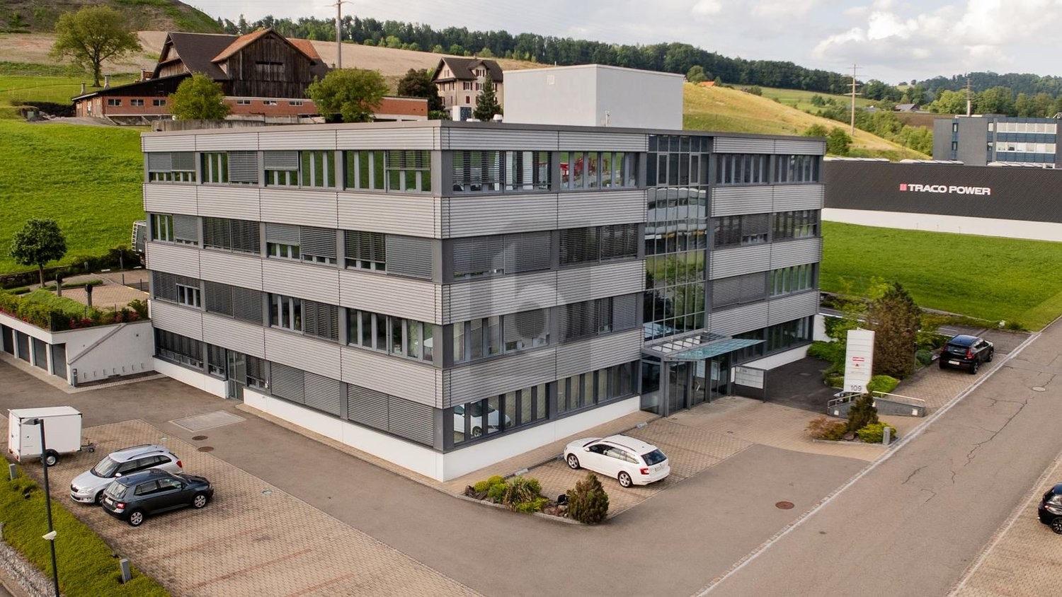 347m² office, photo 1 of 4