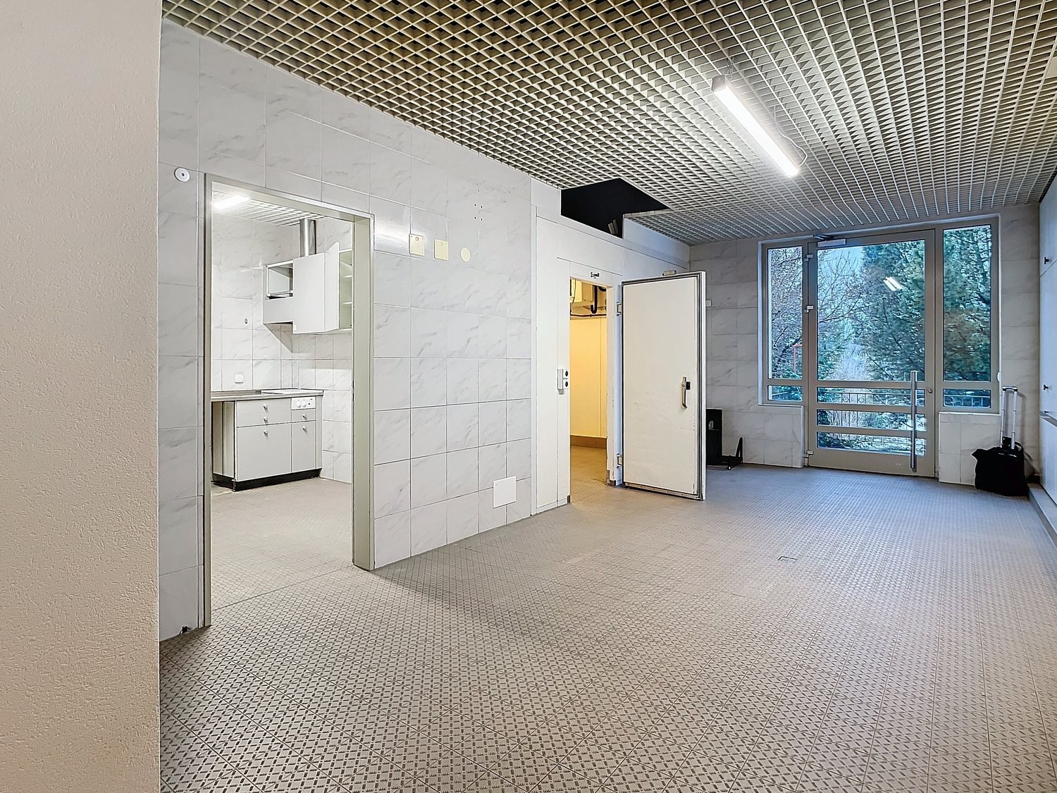 90m² shop, photo 4 of 7