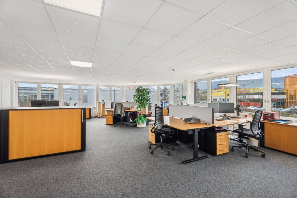 698m² office, photo 6 of 10