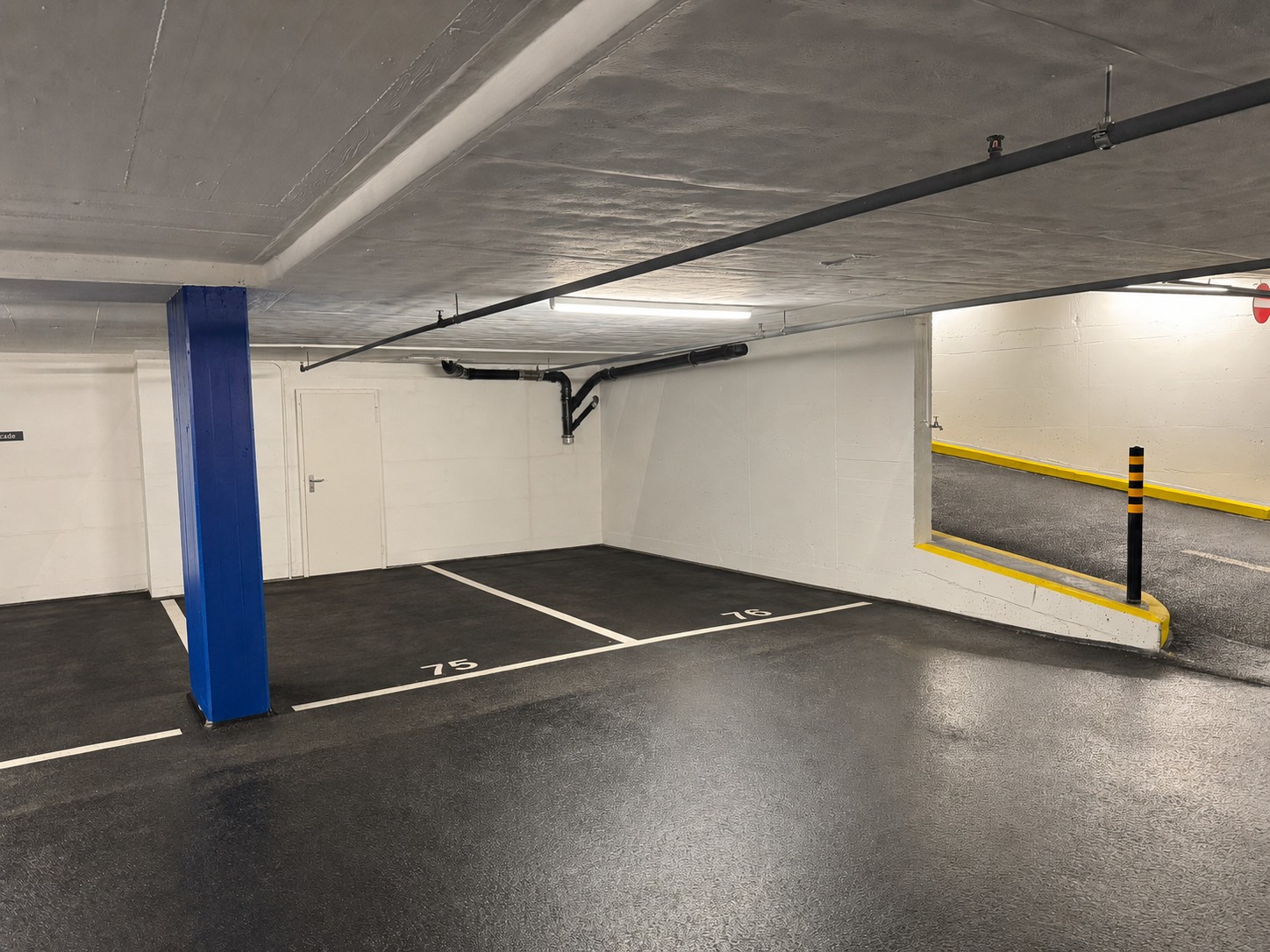 Underground slot, photo 2 of 2