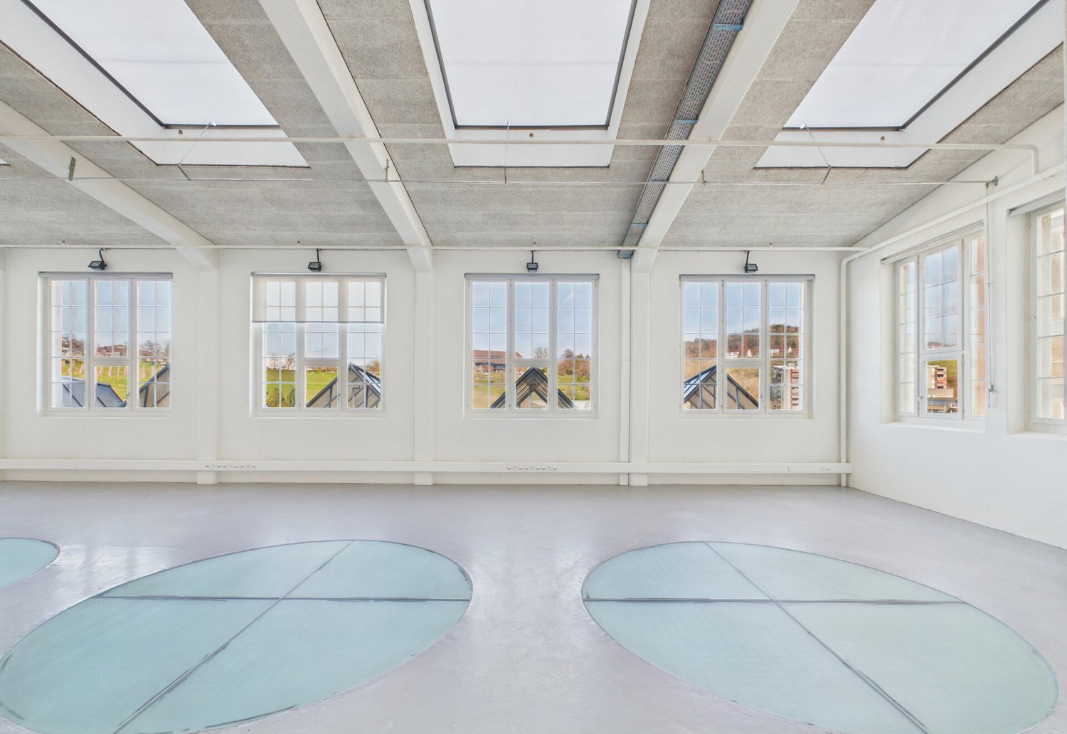 238m² office