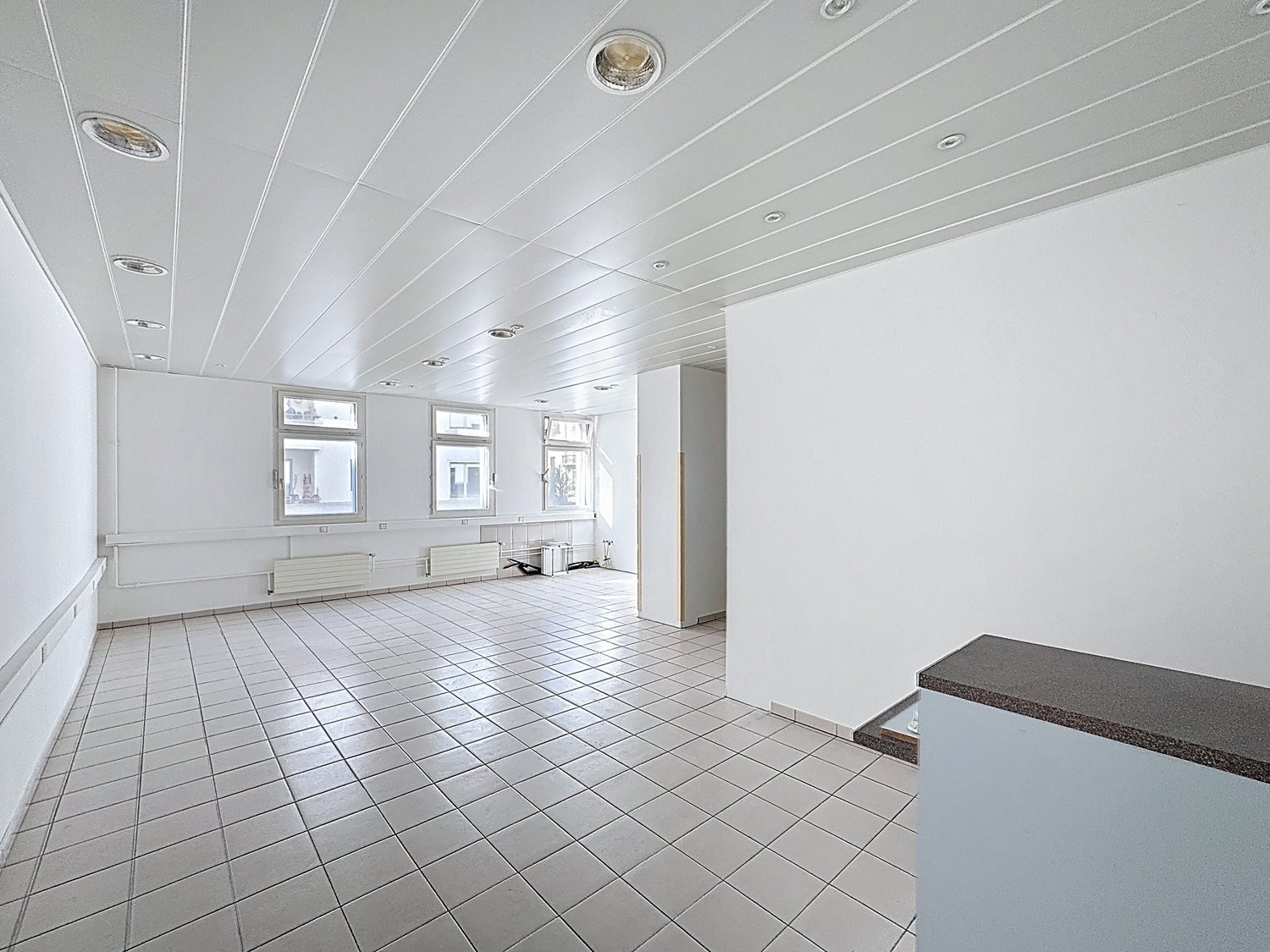 139m² office, photo 1 of 5