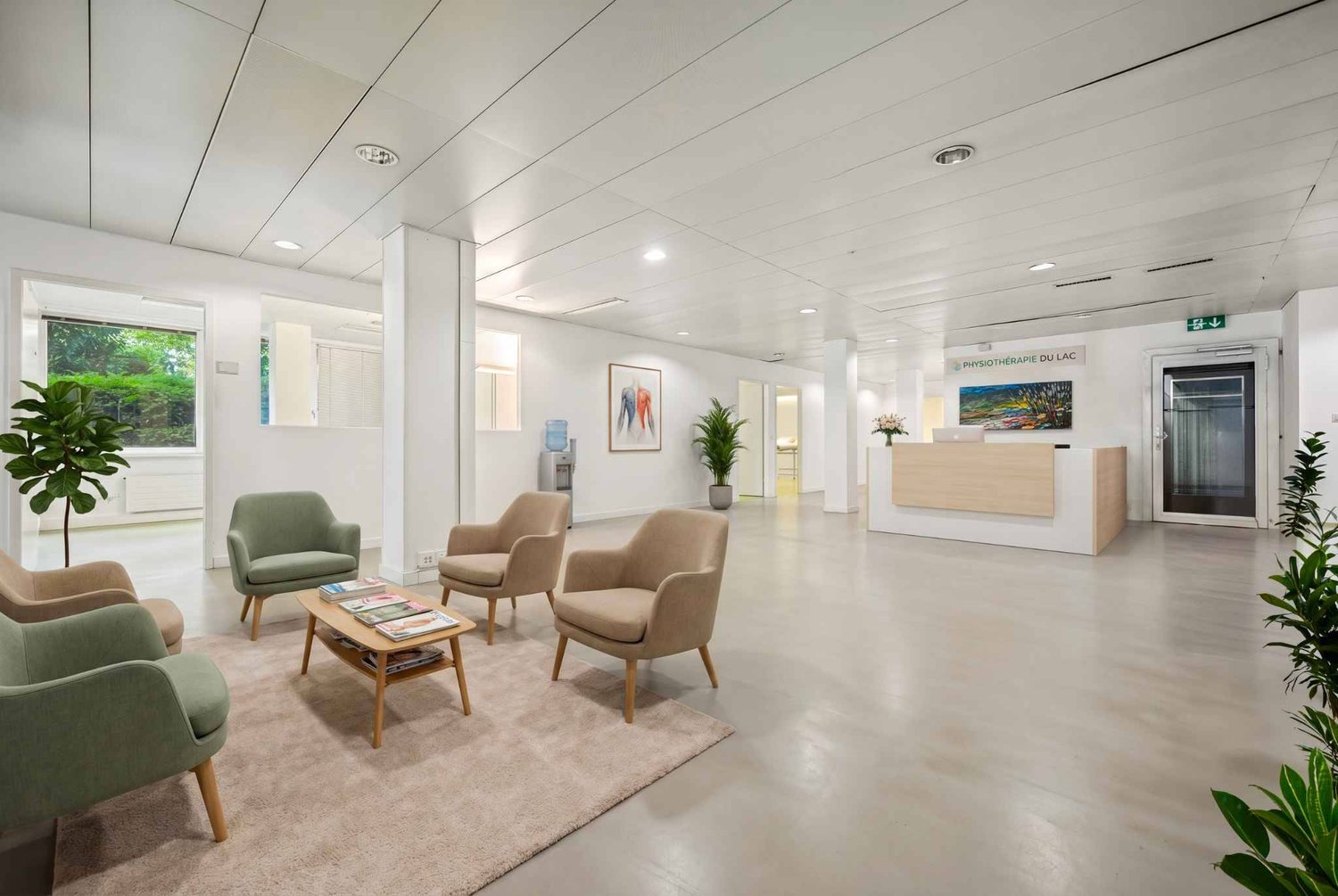 395m² office