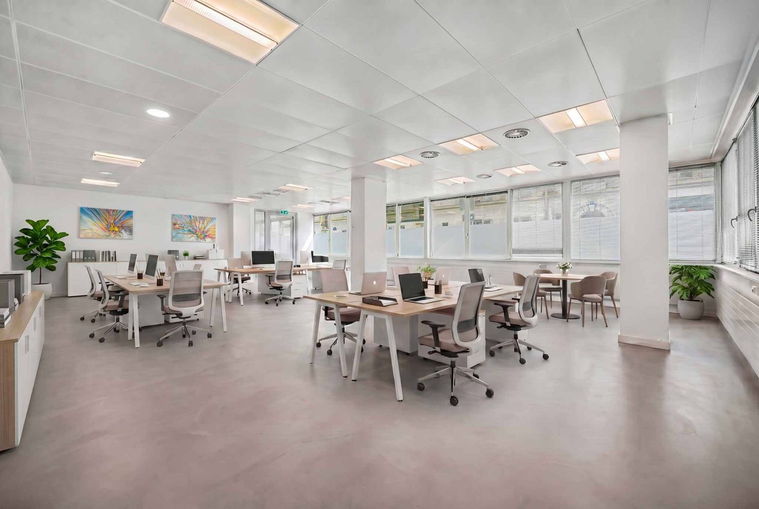 395m² office