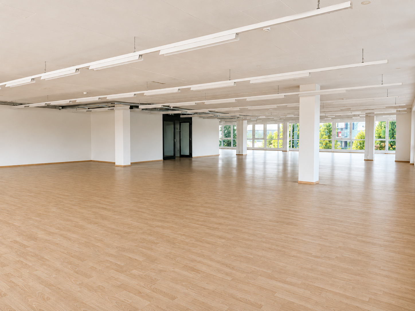 549m² office, photo 9 of 10