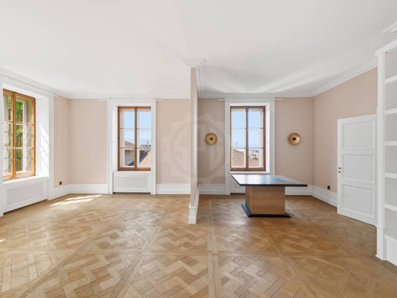 6 rooms apartment