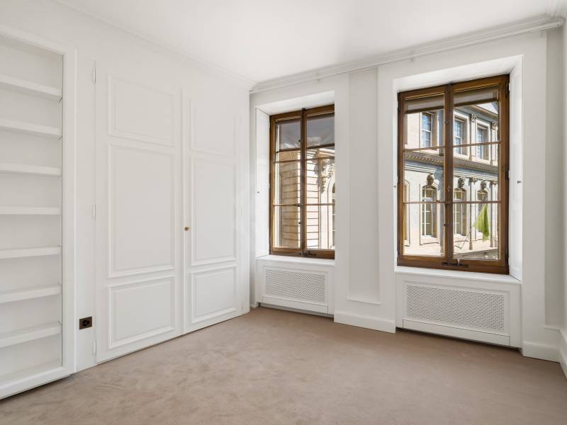 6 rooms apartment