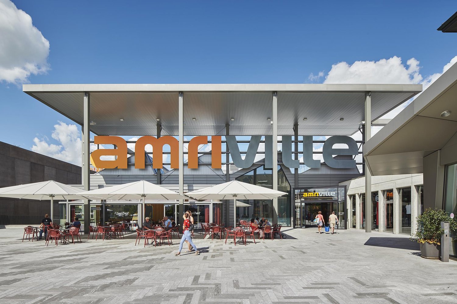 301m² commercial, photo 1 of 7