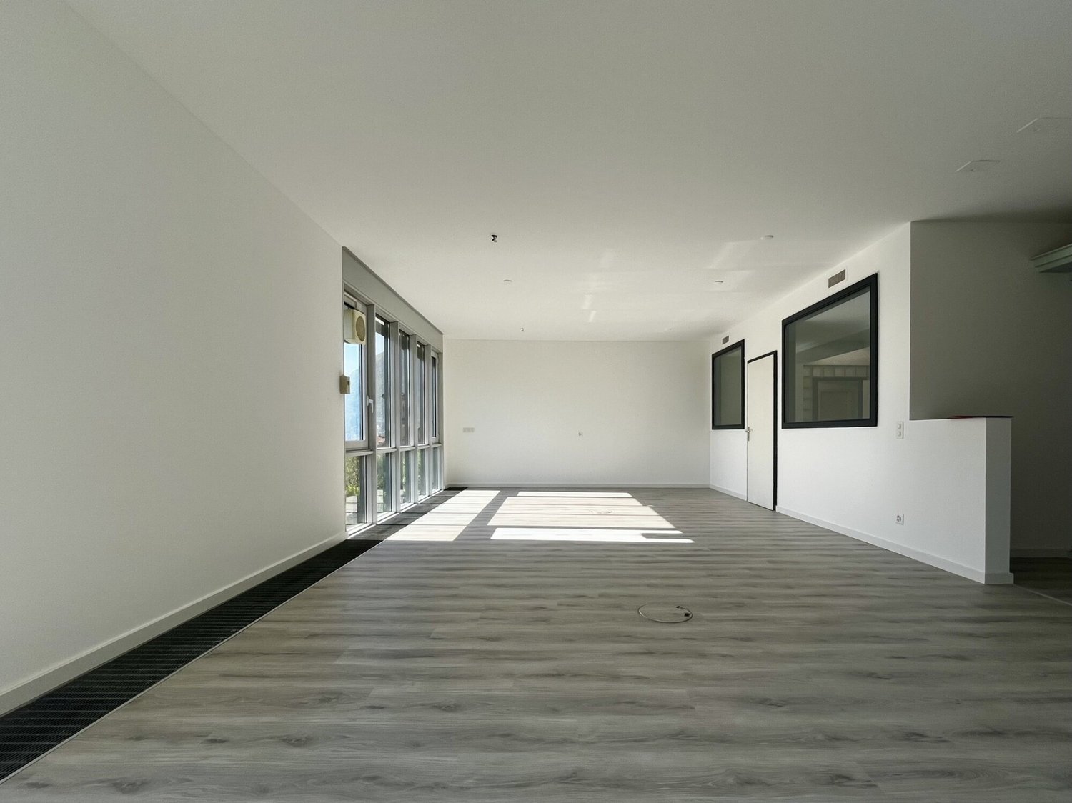 Office, photo 1 of 10